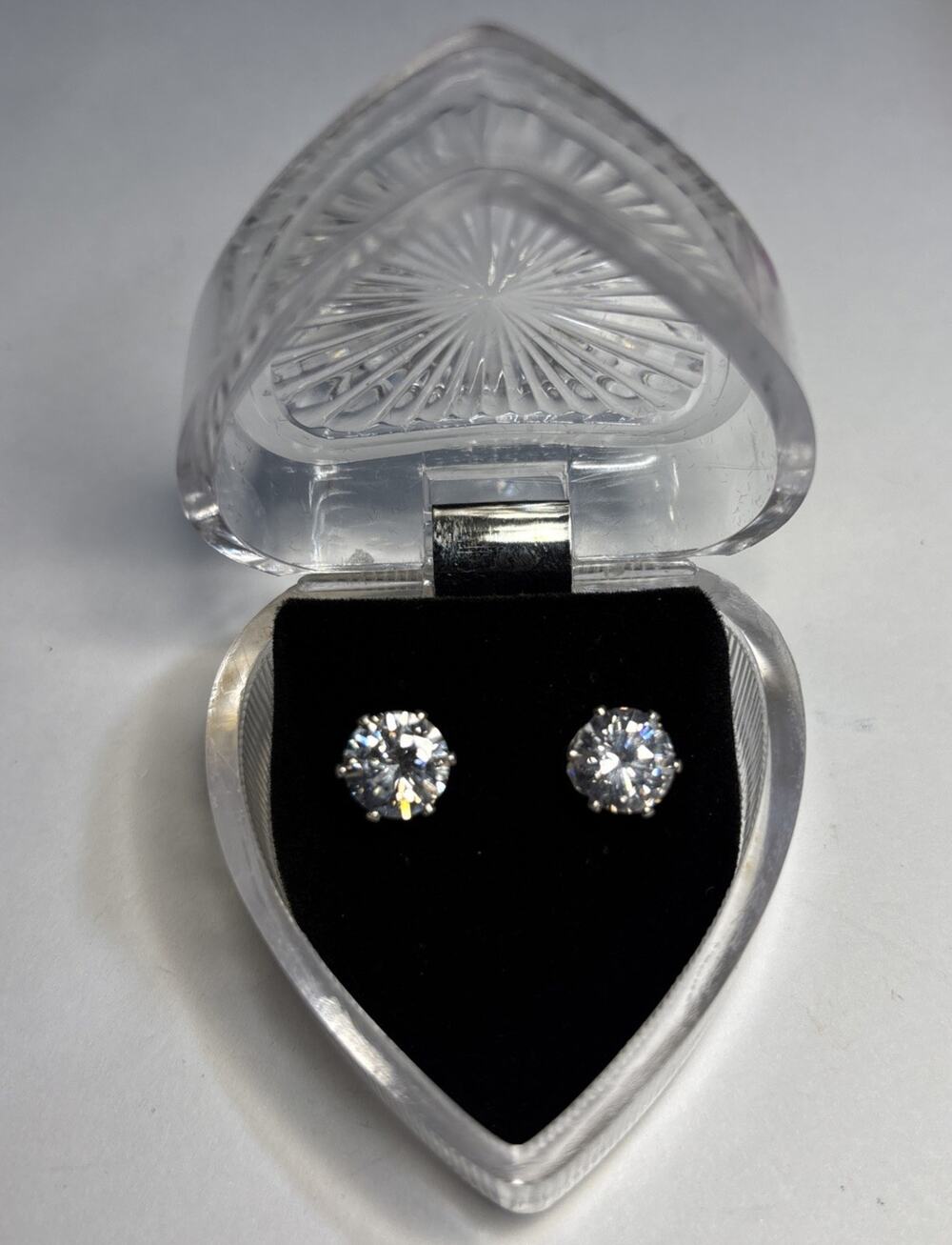 New Cubic Zirconia Round Solitaire Stud Earrings in Heart Shaped Box